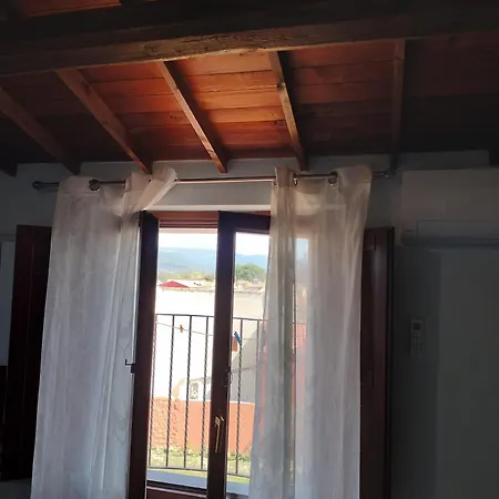 宾馆 La Casa Rossa 里奥拉萨尔多