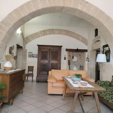 La Casa Rossa Riola Sardo