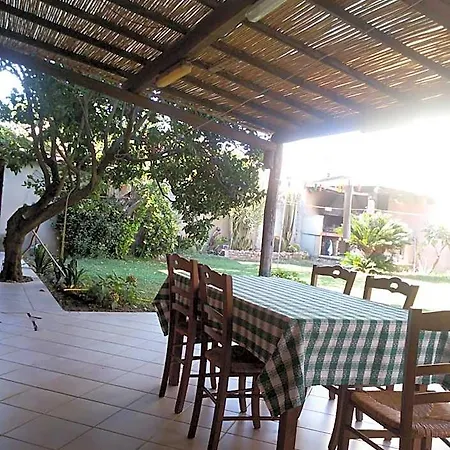 La Casa Rossa Riola Sardo